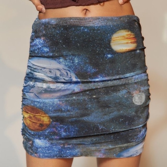 UO Liza Ruched Mini Skirt galaxy planets size Large NWT - Picture 3 of 6